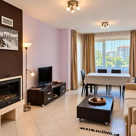 Green Life Mountain View & Fireplace Apartment Апартамент